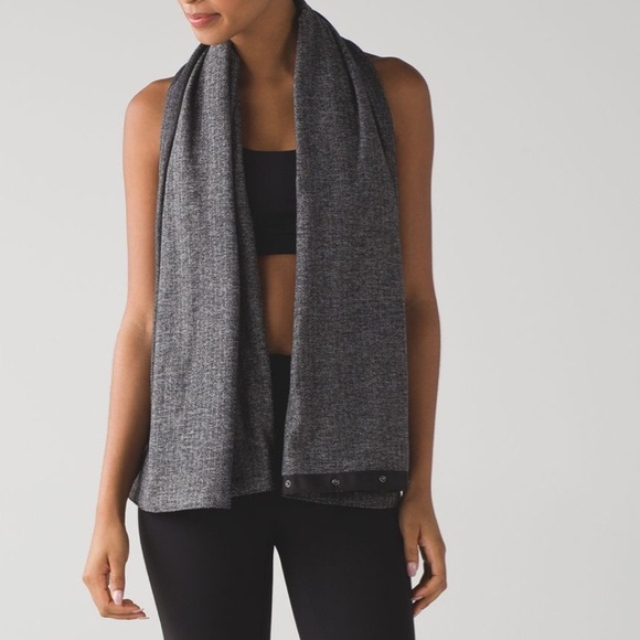 lululemon athletica Accessories - 🍁50% Off Sale 🍁 Lululemon Vinyasa Scarf Grey